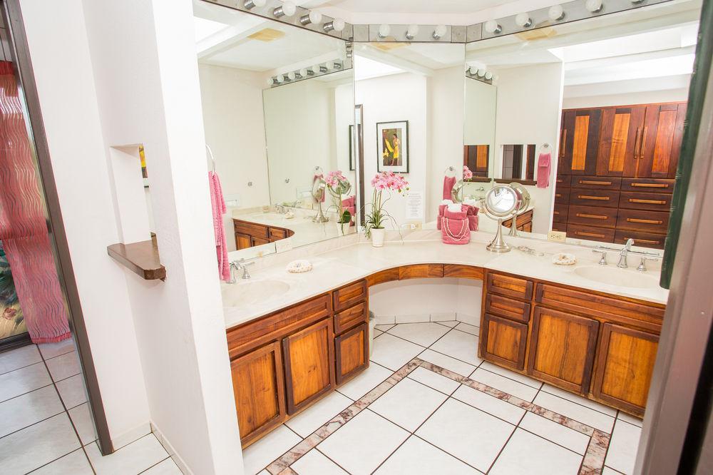 House Of Fountains Bed and Breakfast Lahaina Esterno foto