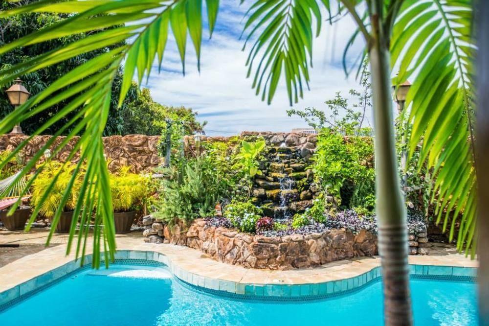 House Of Fountains Bed and Breakfast Lahaina Esterno foto